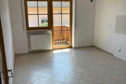 Wohnung Tacherting - 2.5 Zimmer, 66 m&sup2;, 650&euro; | Angebot:26345444