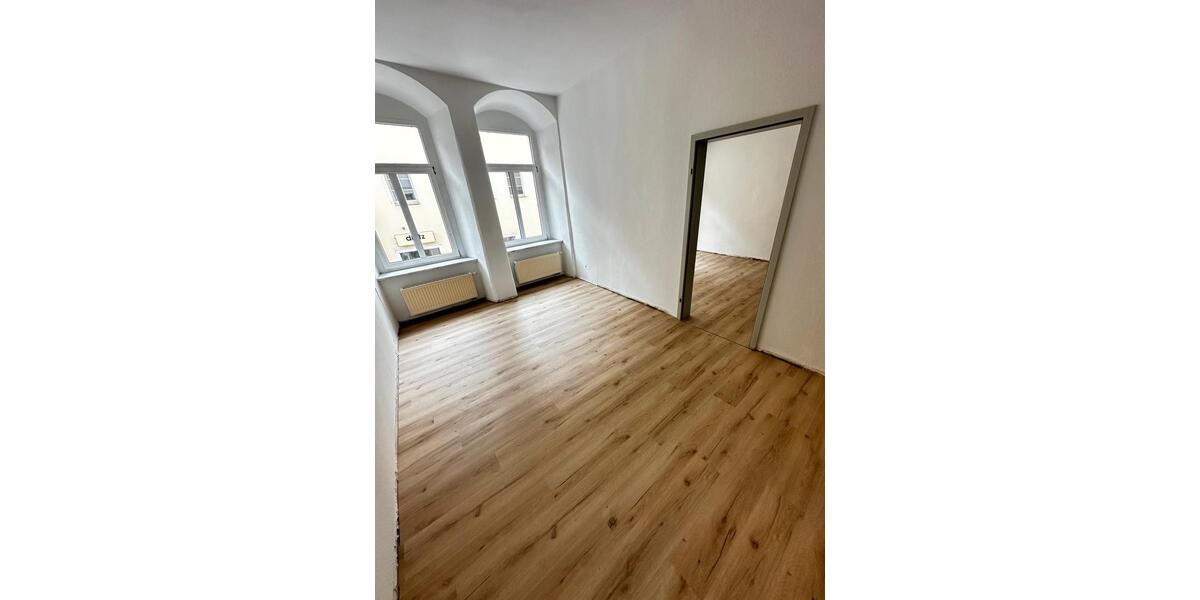 Exklusive 5-Zimmer-Wohnung am Markt in Gera inklusive Aufzug 5 zimmer