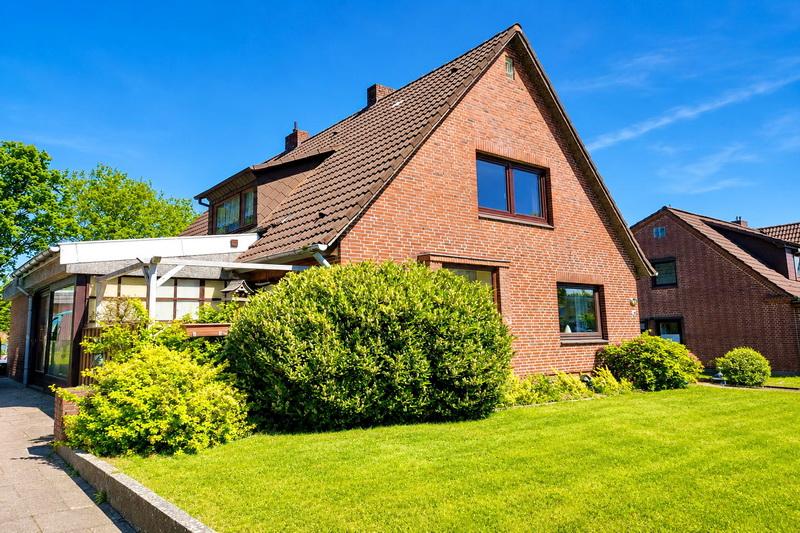 Einfamilienhaus mit Einliegerwohnung Zweifamilienhaus mit Potential für Handwerker - Zweifamilienhaus Henstedt-Ulzburg Ulzburg | Angebot:26836066