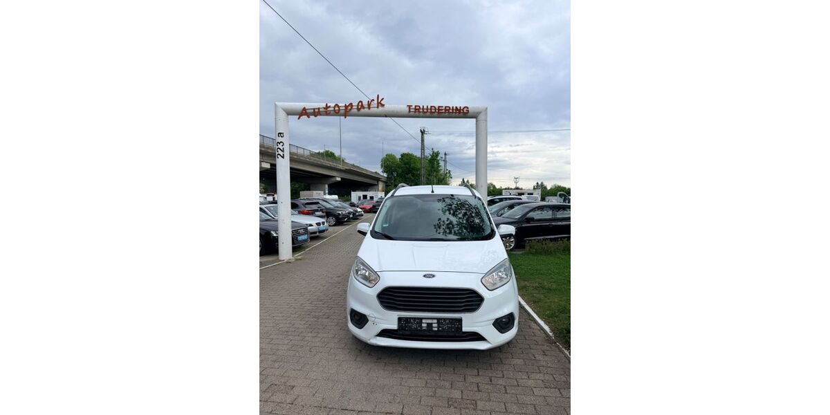 Ford Tourneo Courier 242.000 km 4.899 &euro; München 81825