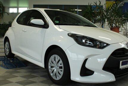 Toyota Yaris Comfort 5.100 km 15.290 &euro; Wülfershausen 97535