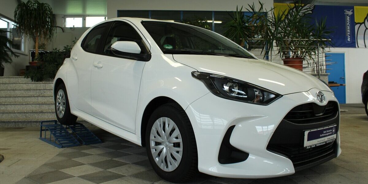 Toyota Yaris Comfort 5.100 km 15.290 &euro; Wülfershausen 97535