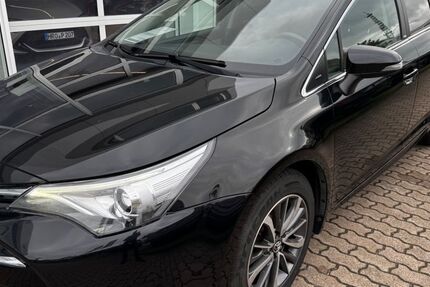 Toyota Avensis 97.416 km 17.450 € Rostock 18059