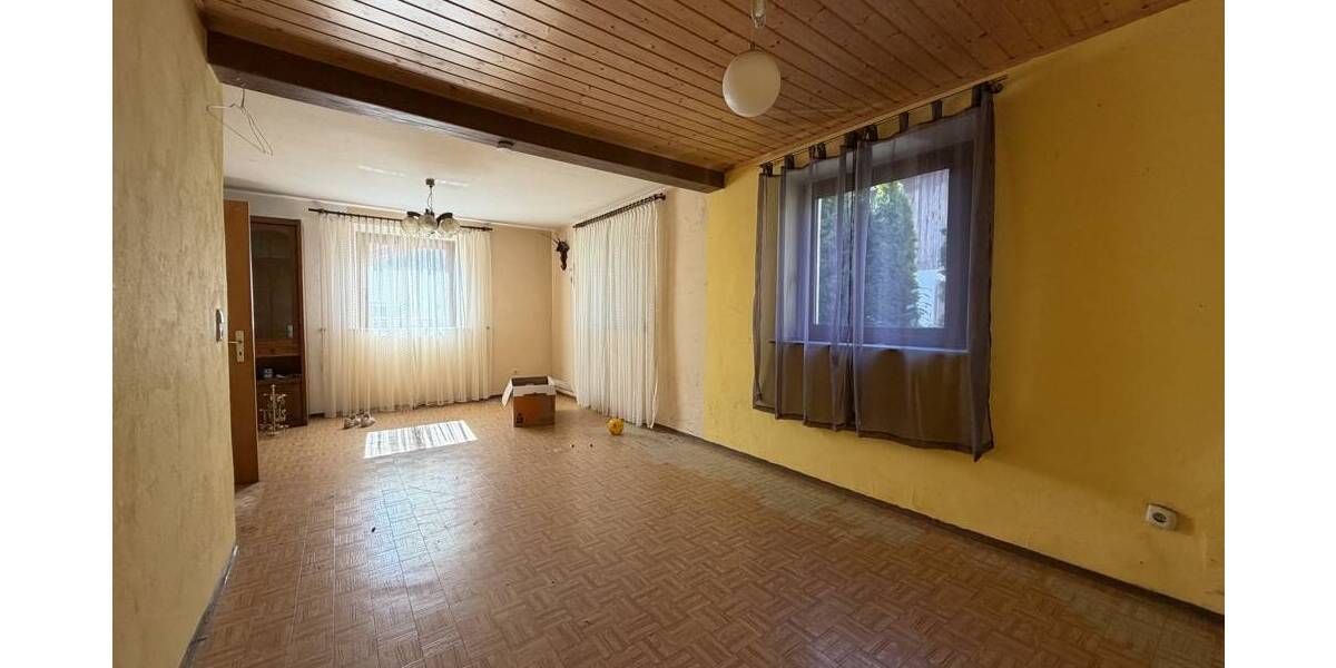 Einfamilienhaus Weismain / Wunkendorf Wunkendorf - 7 Zimmer, 189 m&sup2;, 175.000&euro; | Angebot:26450330