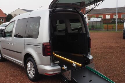 VW Caddy 83.828 km 31.990 € Südkirchen 59394