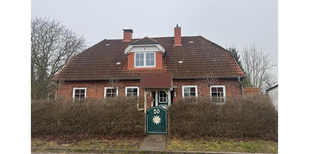 Provisionsfrei: Charmantes Zweifamilienhaus mit großem Grundstück 7 zimmer