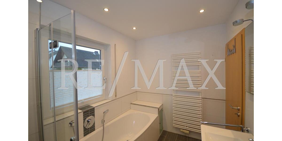 Einfamilienhaus Idstein - 8 Zimmer, 160 m&sup2;, 2.800&euro; | Angebot:24224492