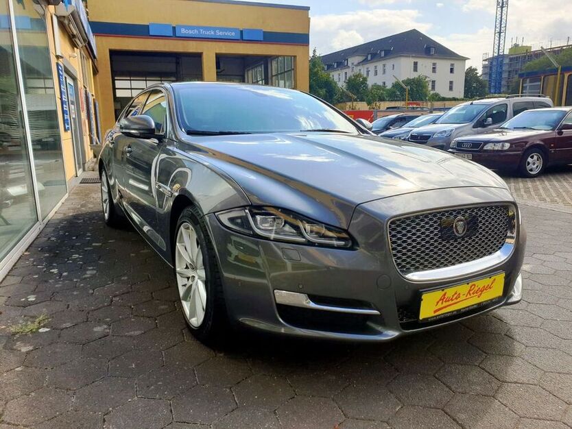 XJ
