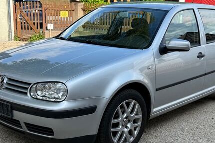 VW Golf 82.000 km 1.890 &euro; Wunsidel 95632
