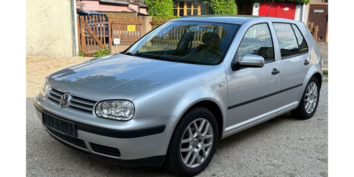 VW Golf 82.000 km 1.890 &euro; Wunsidel 95632