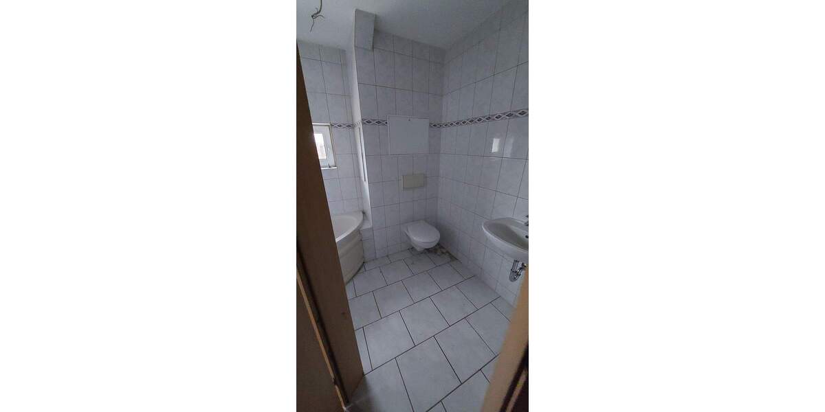 Zimmer Halle (Saale) Damaschkestraße - 3 Zimmer, 94 m&sup2;, 685&euro; | Angebot:26289958