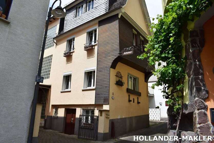 Haus zum Kaufen in Klotten 169.000 € 250 m²