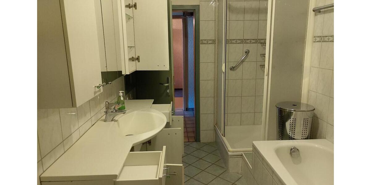 Etagenwohnung Würzburg Sanderau - 5 Zimmer, 134 m&sup2;, 440&euro; | Angebot:25752183