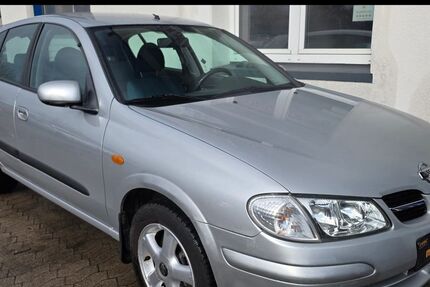 Nissan Almera 78.000 km 4.490 &euro; Hamburg 20537