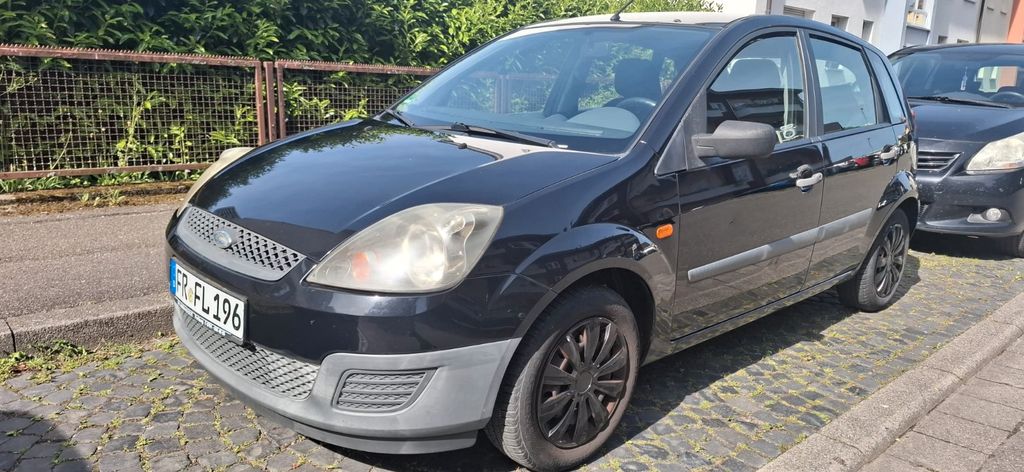 Ford Fiesta 210.000 km 1.450 &euro; Freiburg 79115