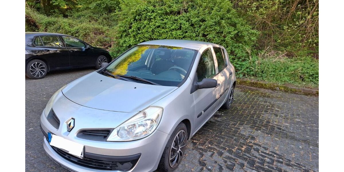 Renault Clio 102.590 km 2.700 &euro; Merzig 66663