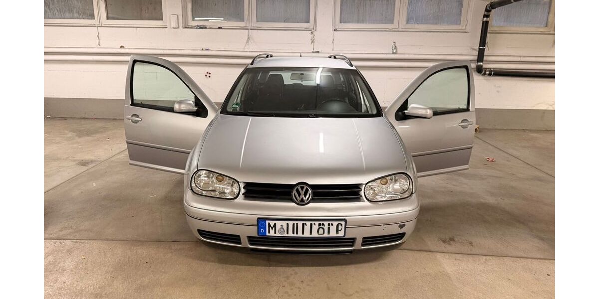 VW Golf 232.602 km 3.000 &euro; München 80689