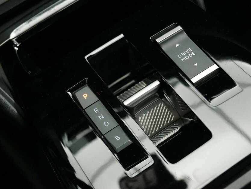 C4 e- 136 Feel 50KWh CARPLAY Batteriezertifikat