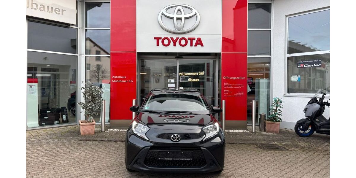 Toyota Aygo (X) 30.661 km 11.980 &euro; Neufarn 85646