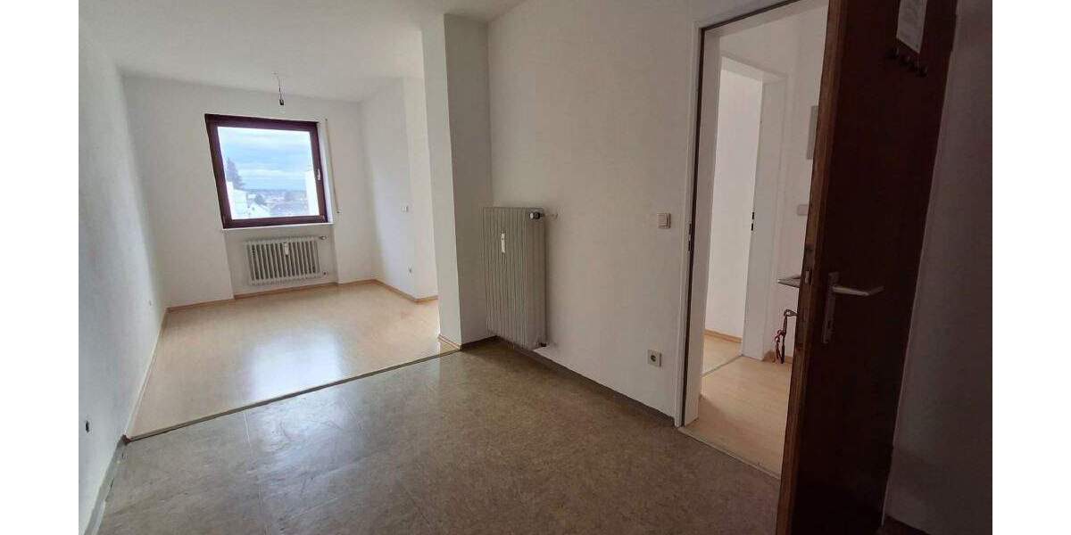 Etagenwohnung Vilsbiburg - 3 Zimmer, 79 m&sup2;, 800&euro; | Angebot:25165299