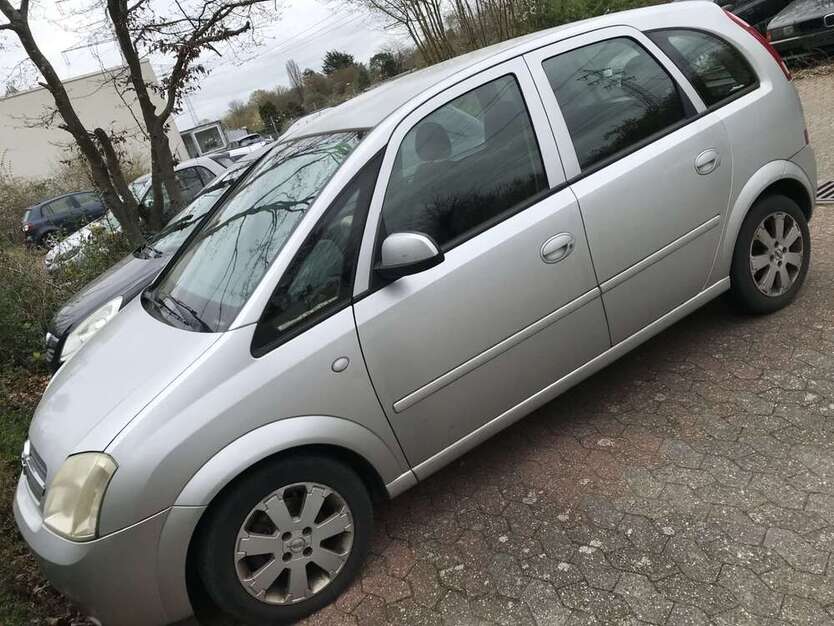 Opel Meriva 220.000 km 800 € köln 50767