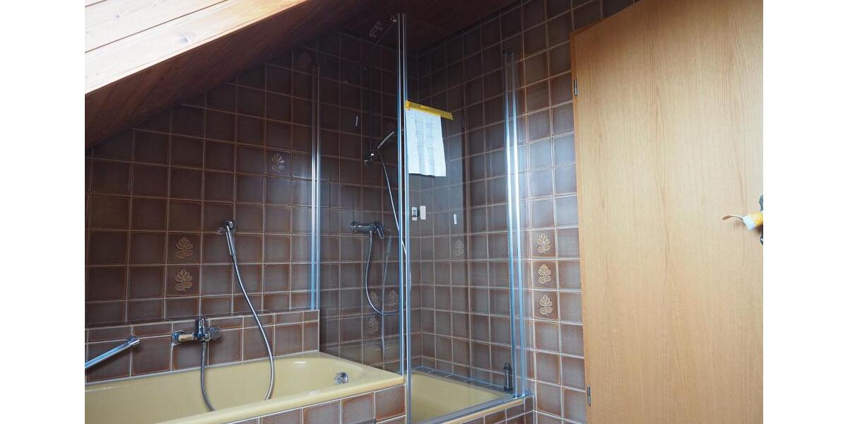 Dachgeschoßwohnung Creußen - 2.5 Zimmer, 97 m&sup2;, 873&euro; | Angebot:26237308