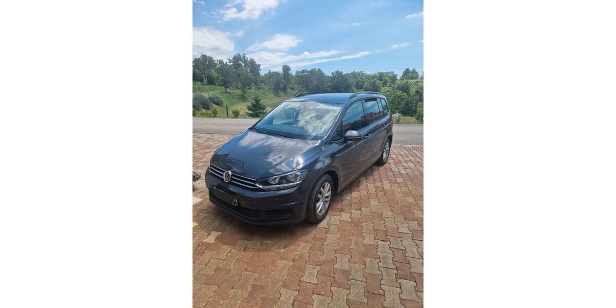 VW Touran 93.000 km 15.499 &euro; Lörzweiler 55296