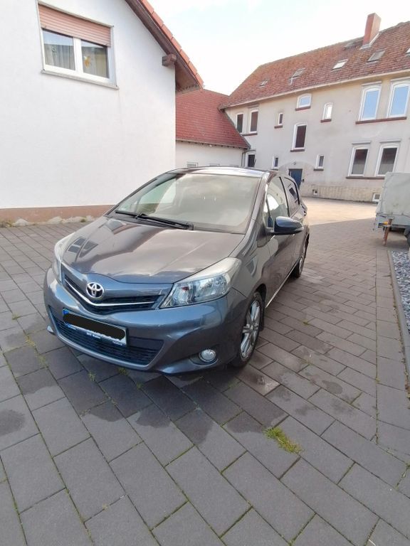 Toyota Yaris 83.000 km 7.900 € Schwalmstadt 34613