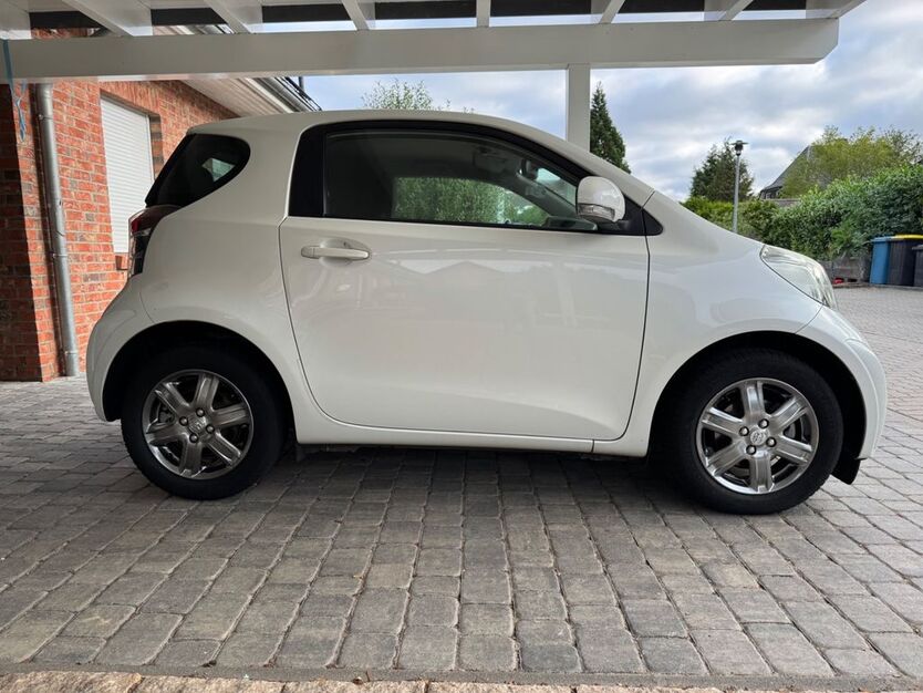 Toyota IQ 140.000 km 4.550 € Hamburg 22043