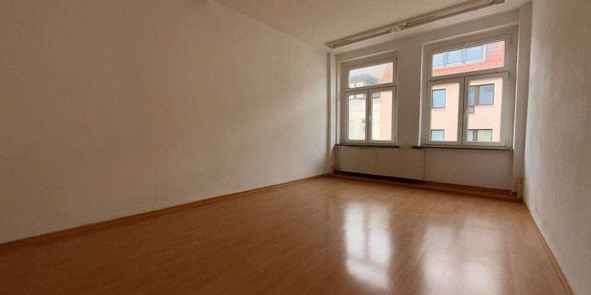 Etagenwohnung Zwickau Innenstadt - 5 Zimmer, 120 m&sup2;, 600&euro; | Angebot:24633493