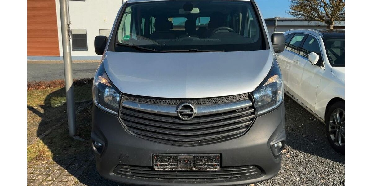 Opel Vivaro 170.802 km 5.500 &euro; Düsseldorf 40229