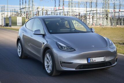 Tesla Model Y 47.515 km 37.400 &euro; Emsbüren 48488