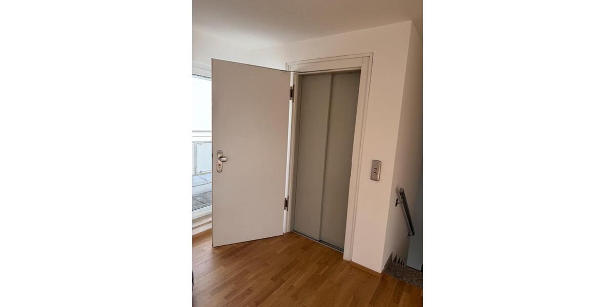 Einfamilienhaus Neubiberg - 3 Zimmer, 125 m&sup2;, 2.050&euro; | Angebot:25881513