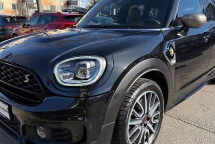 Mini Countryman SE (Cooper) 89.973 km 21.900 &euro; München 81243