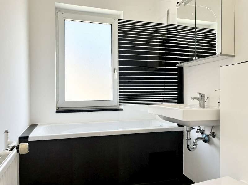 Wohnung zum Mieten in Chemnitz 345 € 58.16 m²