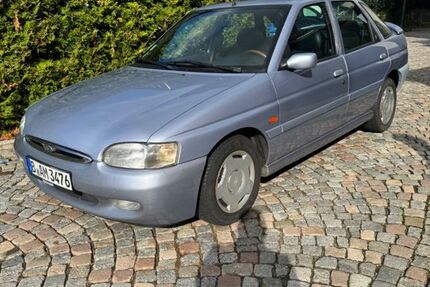 Ford Escort 204.000 km 2.500 &euro; Berlin 10829