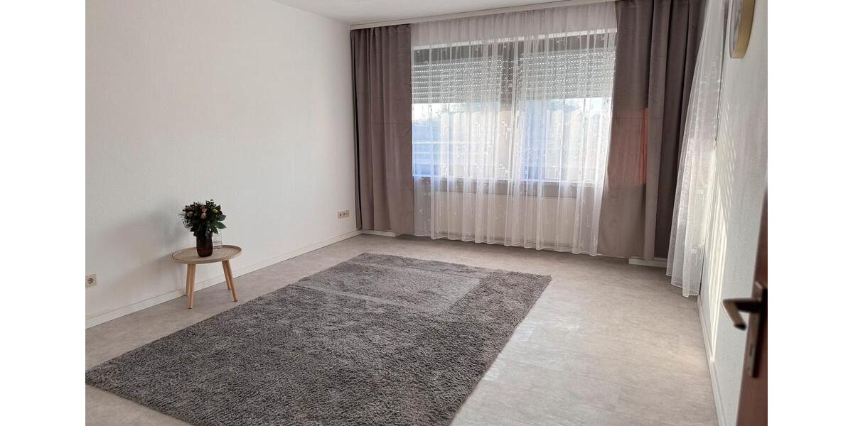 Reihenhaus Geldern - 6 Zimmer, 140 m&sup2;, 1.500&euro; | Angebot:24837653