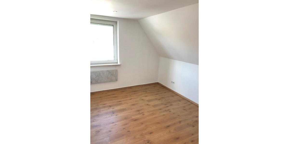Dachgeschoßwohnung Karlsfeld - 2.5 Zimmer, 58 m&sup2;, 1.085&euro; | Angebot:26314002