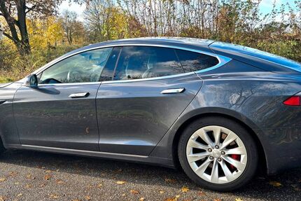 Tesla Model S 99.500 km 41.999 &euro; Großensee 22946
