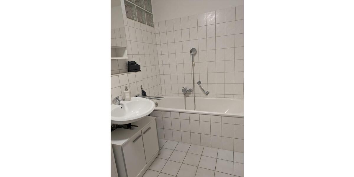 Helle 2-Zimmer DG Wohung 2 zimmer