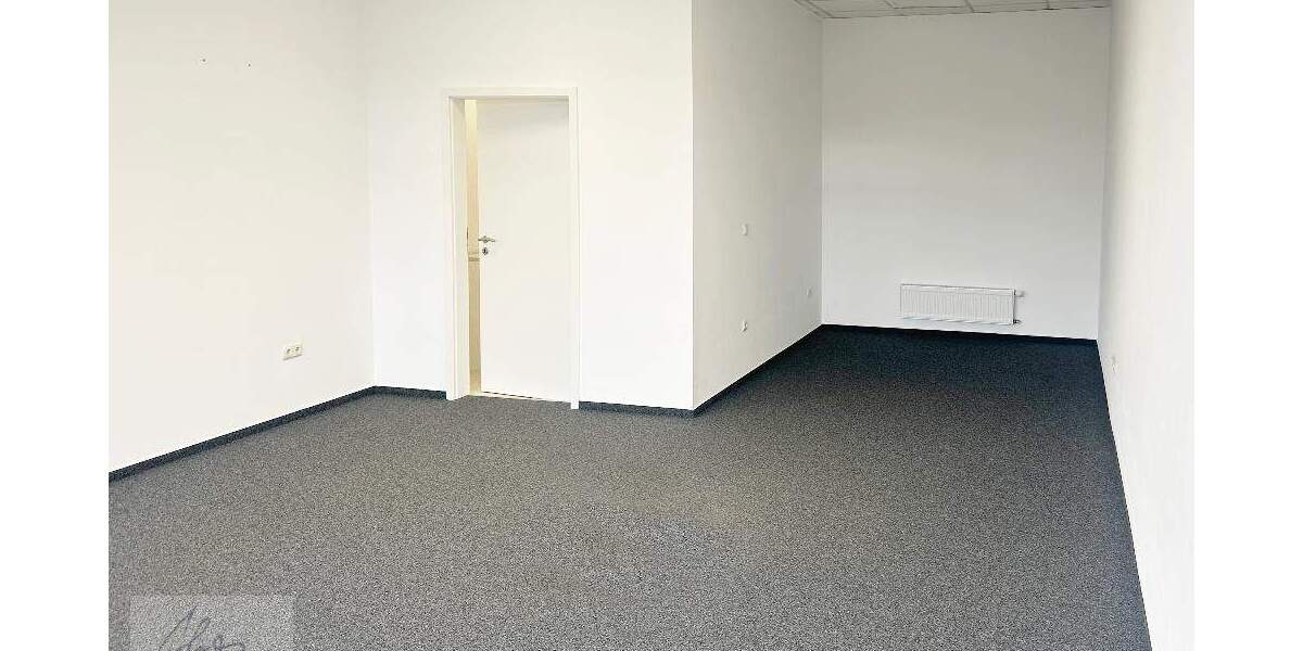 ***Lichtdurchflutete Gewerbeeinheit im Einkaufspark Nünchritz*** - perfekte Lage für Ihr Business! zimmer