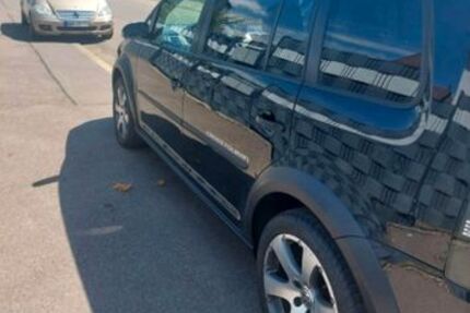 VW Touran 163.000 km 8.499 &euro; Homburg saar 66424