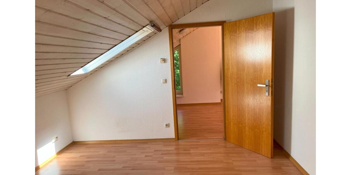 Dachgeschoßwohnung Siegen Weidenau - 3 Zimmer, 70 m&sup2;, 480&euro; | Angebot:26321236