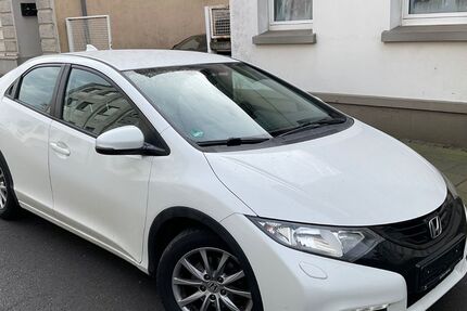 Honda Civic 119.586 km 8.790 € Solingen 42719