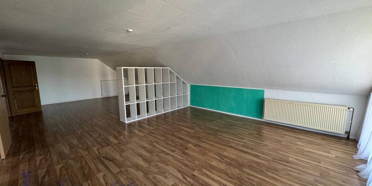 Einfamilienhaus Lage Hörste - 8 Zimmer, 250 m&sup2;, 1.600&euro; | Angebot:26545492