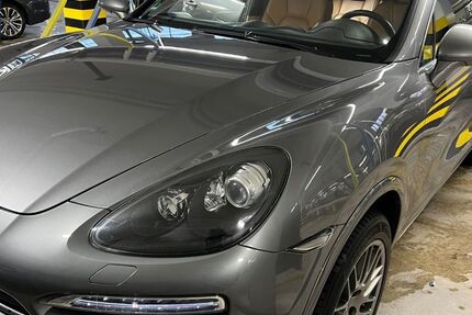 Porsche Cayenne 278.000 km 17.800 € Bonn 53125