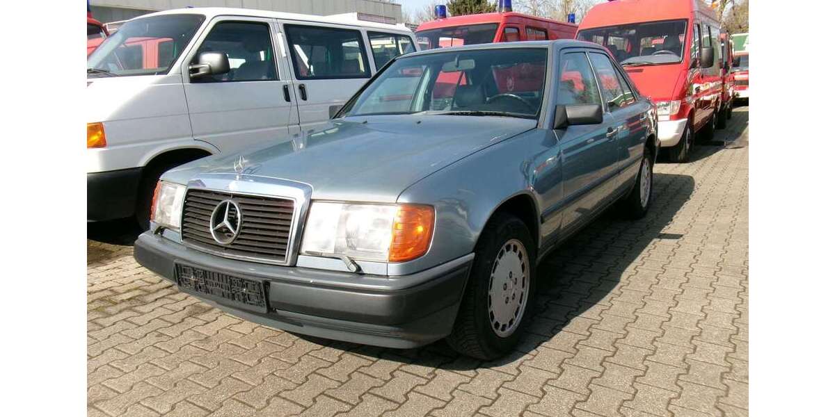 Mercedes-Benz 300 212.000 km 5.950 &euro; Nürtingen bei Stuttgart 72622