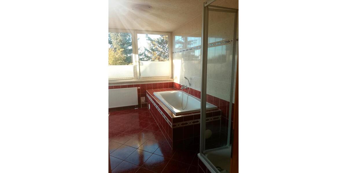 Etagenwohnung Ahrensfelde - 2 Zimmer, 140 m&sup2;, 1.500&euro; | Angebot:26398626