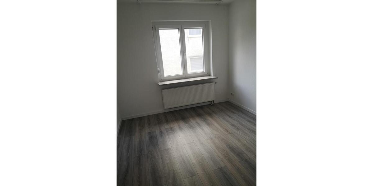 Erdgeschoßwohnung Villingen-Schwenningen Schwenningen - 3 Zimmer, 105 m&sup2;, 960&euro; | Angebot:26336057