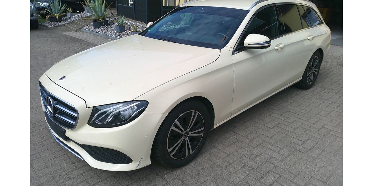 Mercedes-Benz E 220 382.000 km 12.999 &euro; Neddemin 17039